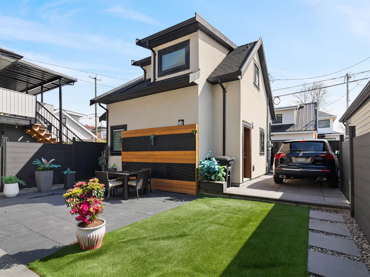 886 E 38th Avenue, Vancouver, BC, V5W 1J3 - 32