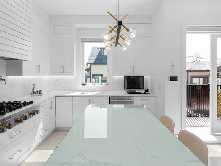 886 E 38th Avenue, Vancouver, BC, V5W 1J3 - 10