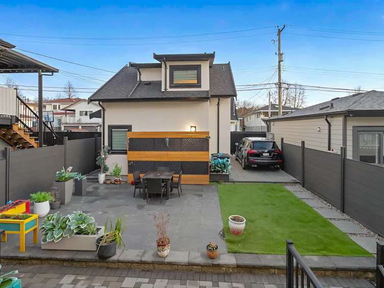 886 E 38th Avenue, Vancouver, BC, V5W 1J3 - 33