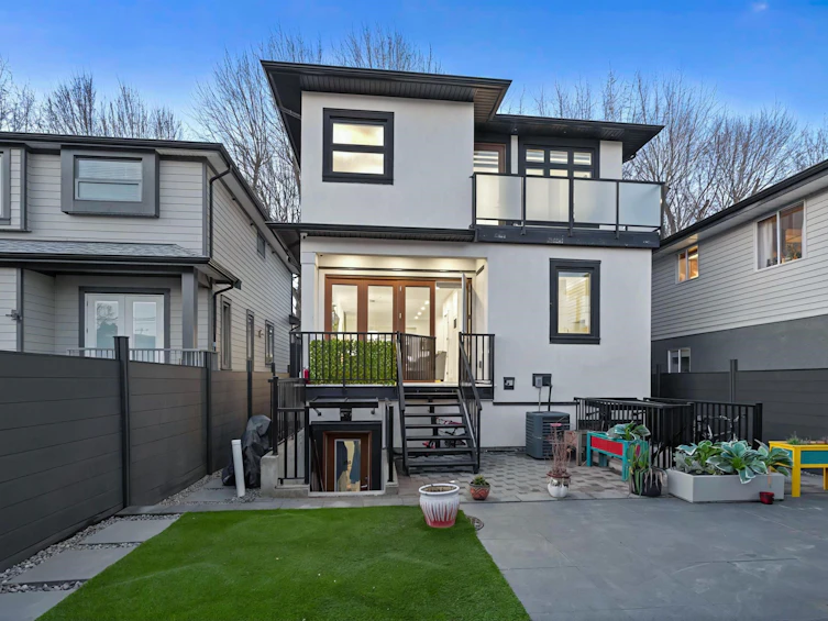 886 E 38th Avenue, Vancouver, BC, V5W 1J3 - 34