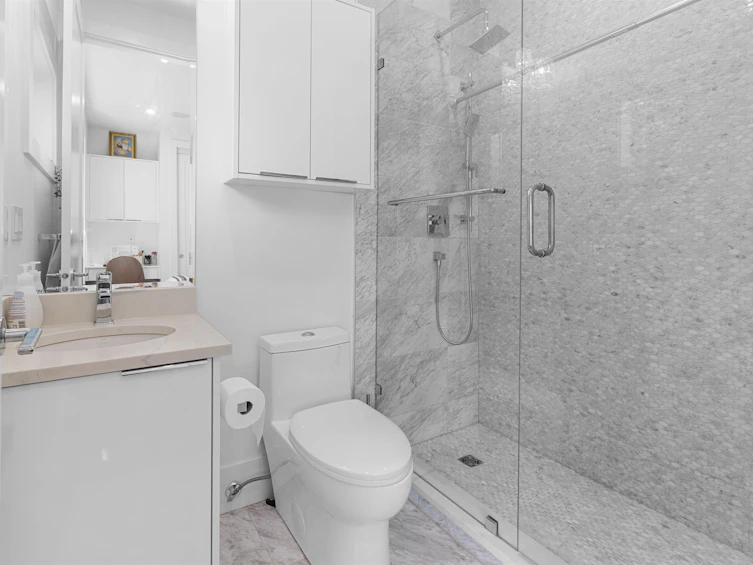886 E 38th Avenue, Vancouver, BC, V5W 1J3 - 24