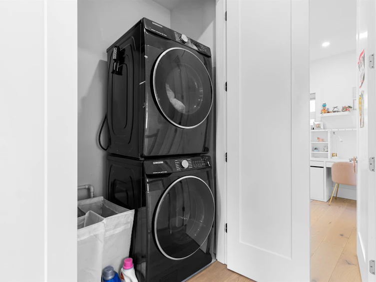 886 E 38th Avenue, Vancouver, BC, V5W 1J3 - 29