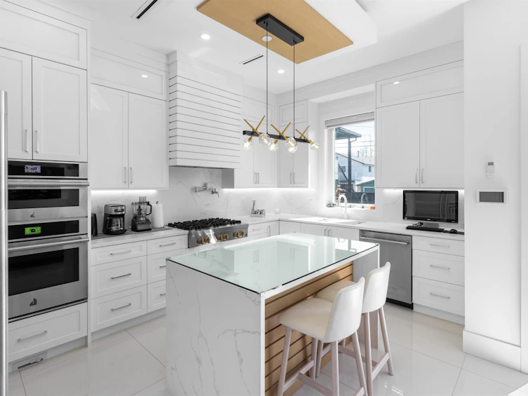 886 E 38th Avenue, Vancouver, BC, V5W 1J3 - 9