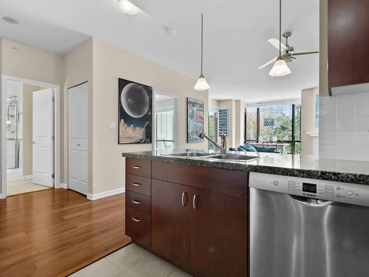 207-1551 Foster Street, Surrey, BC, V4B 5M1 - 18