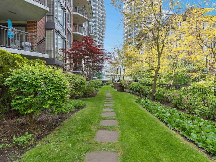 207-1551 Foster Street, Surrey, BC, V4B 5M1 - 34