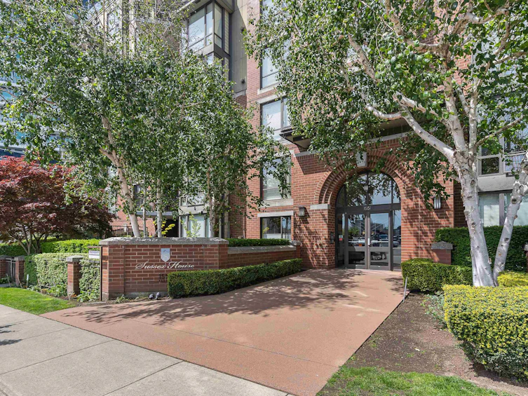 207-1551 Foster Street, Surrey, BC, V4B 5M1 - 2
