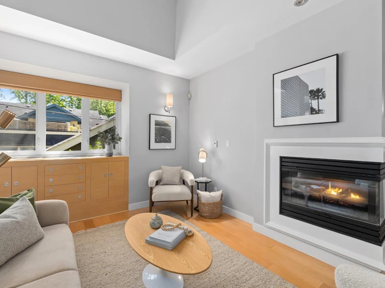 366 W 14th Avenue, Vancouver, BC, V5Y 1X4 - 2