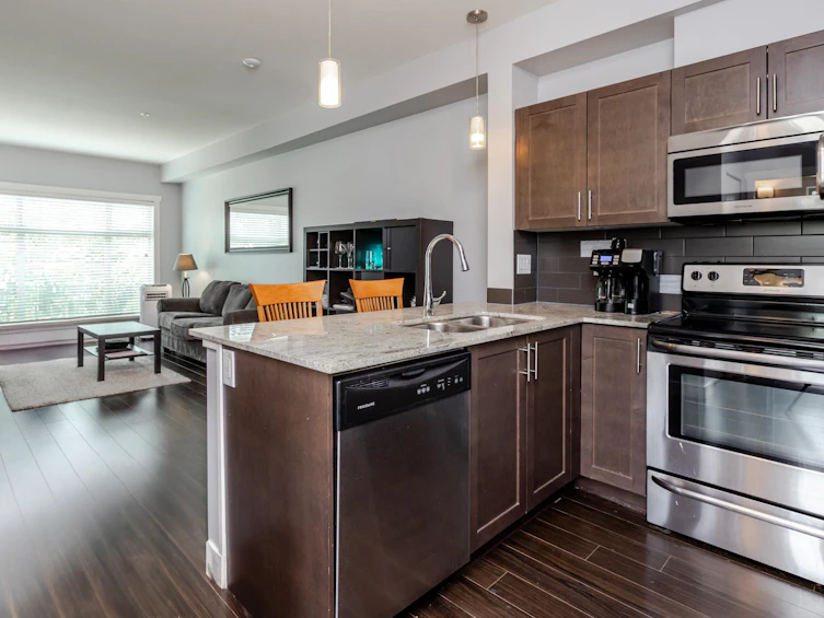 113-13468 King George Boulevard, Surrey, BC, V3T 0H5 - 7