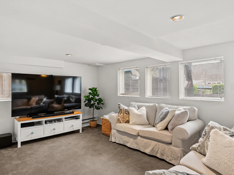 220 St. Patrick Street, New Westminster, BC, V3L 1P8 - 24