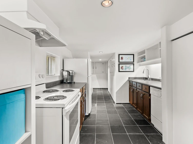 220 St. Patrick Street, New Westminster, BC, V3L 1P8 - 26