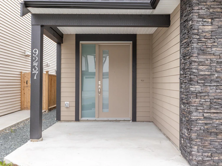 9237 Sitka Place, Chilliwack, BC, V2P 8B6 - 3