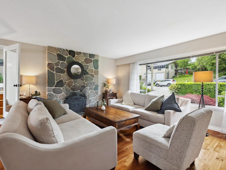 1170 Beaufort Road, North Vancouver, BC, V7G 1R7 - 3