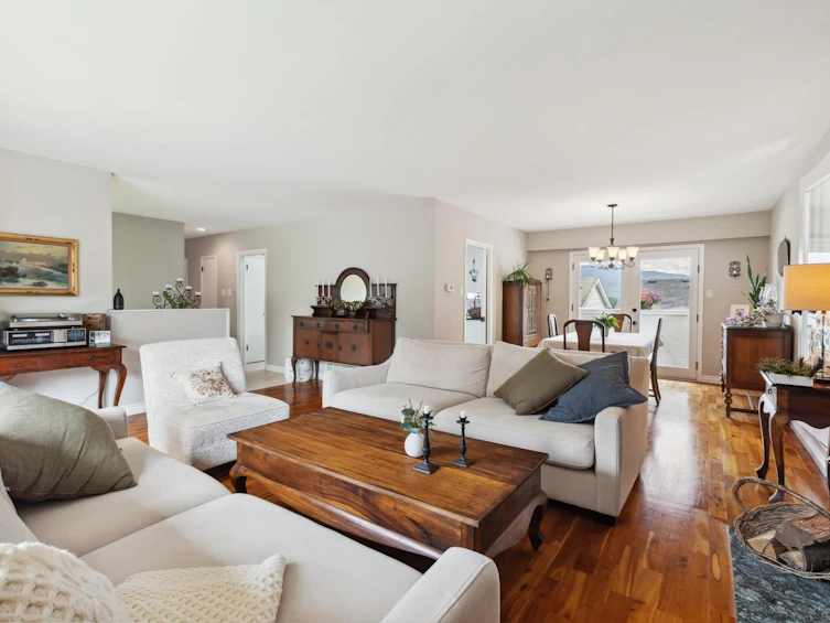 1170 Beaufort Road, North Vancouver, BC, V7G 1R7 - 5