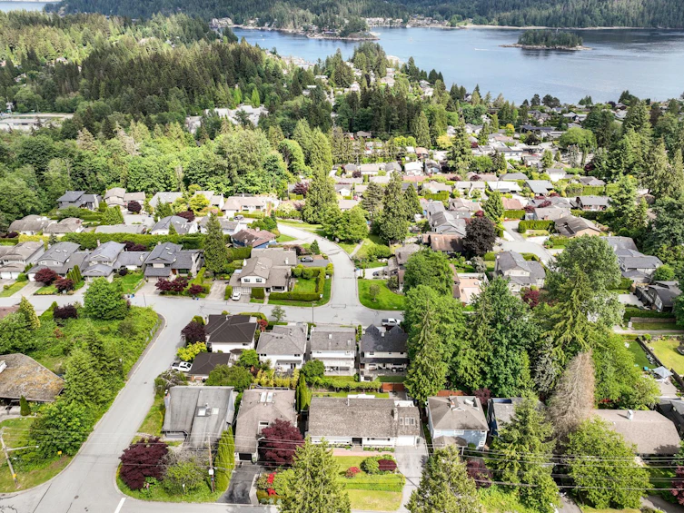 1170 Beaufort Road, North Vancouver, BC, V7G 1R7 - 39