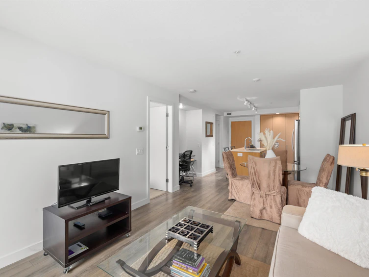 213-221 E 3rd Street, North Vancouver, BC, V7L 0C1 - 5