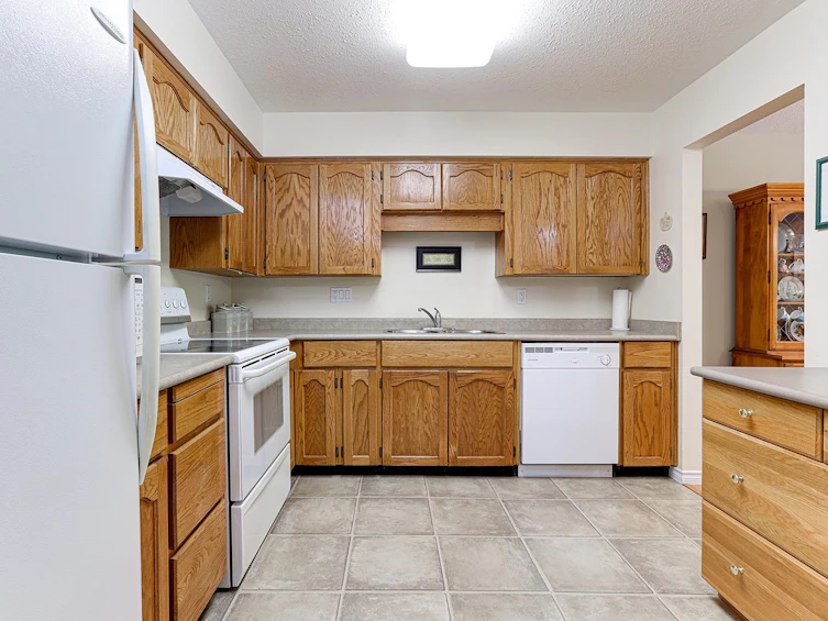 105-1459 Blackwood Street, Surrey, BC, V4B 3V6 - 9