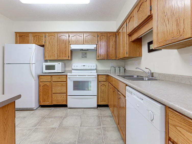 105-1459 Blackwood Street, Surrey, BC, V4B 3V6 - 10