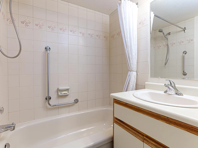 105-1459 Blackwood Street, Surrey, BC, V4B 3V6 - 30