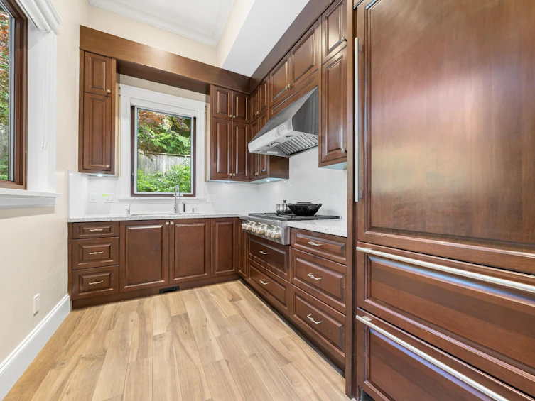 5358 Malaspina Place, North Vancouver, BC, V7R 4M1 - 14