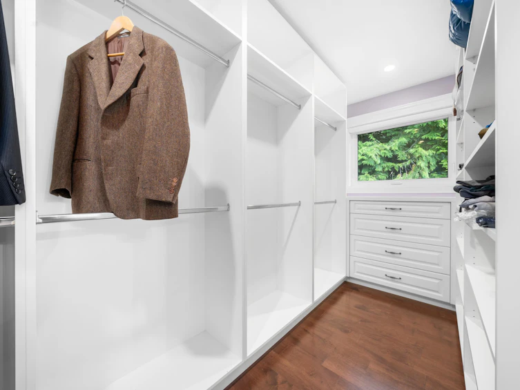 5358 Malaspina Place, North Vancouver, BC, V7R 4M1 - 25