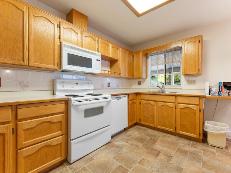 4-3351 Horn Street, Abbotsford, BC, V2S 7J9 - 4