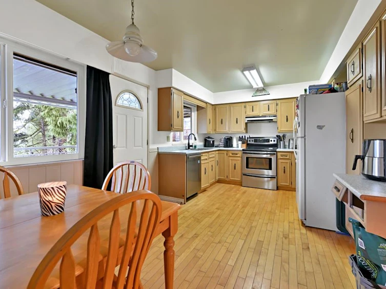 2512 Penshurst Court, Coquitlam, BC, V3K 5S1 - 3