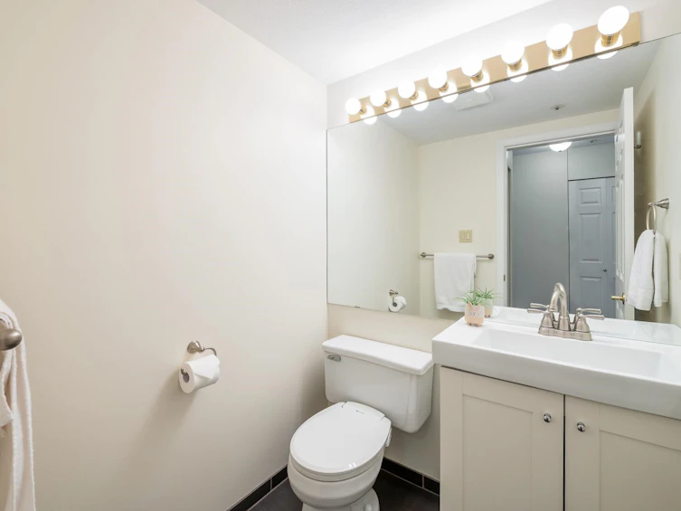 202-225 E 19th Avenue, Vancouver, BC, V5V 1J3 - 21
