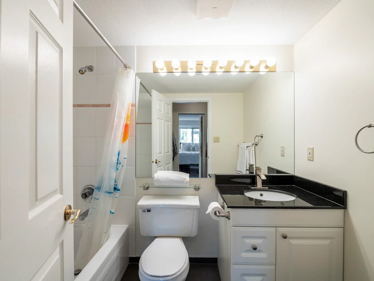 202-225 E 19th Avenue, Vancouver, BC, V5V 1J3 - 19