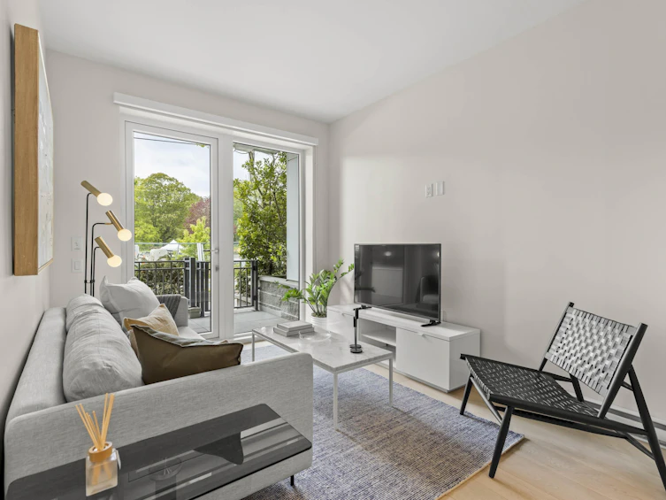 103-108 E 35th Avenue, Vancouver, BC, V5W 1A6 - 2