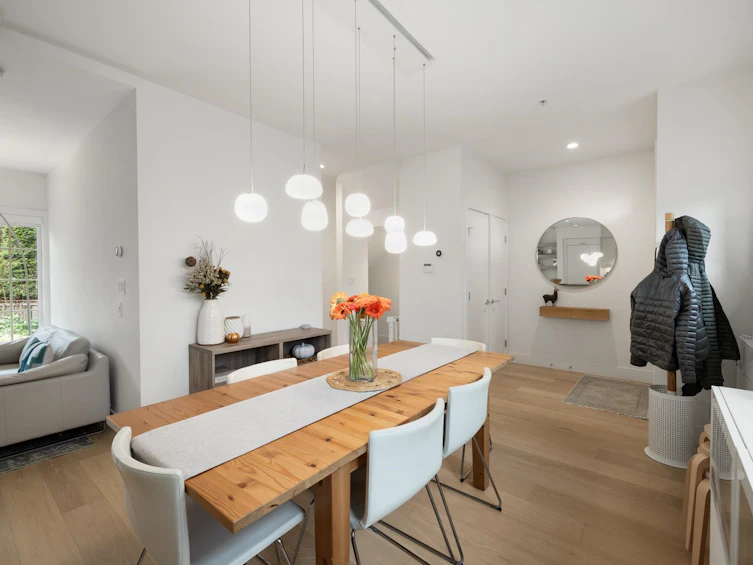 15-1133 Ridgewood Drive, North Vancouver, BC, V7R 0A5 - 2