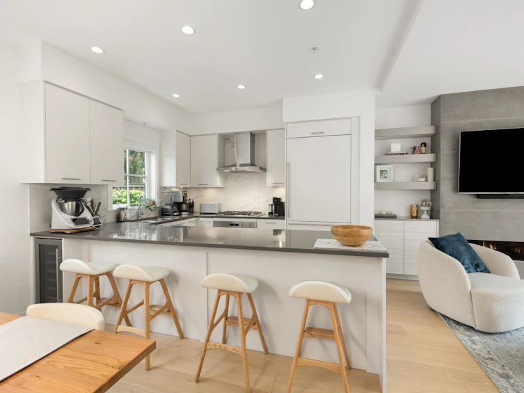 15-1133 Ridgewood Drive, North Vancouver, BC, V7R 0A5 - 5