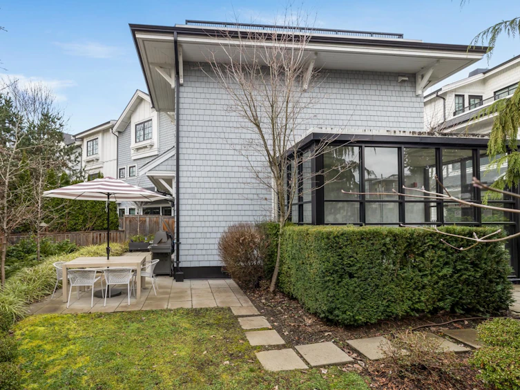15-1133 Ridgewood Drive, North Vancouver, BC, V7R 0A5 - 15