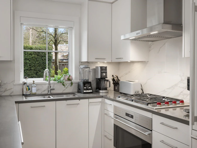 15-1133 Ridgewood Drive, North Vancouver, BC, V7R 0A5 - 7