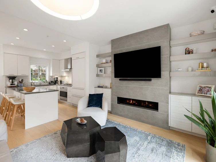 15-1133 Ridgewood Drive, North Vancouver, BC, V7R 0A5 - 9