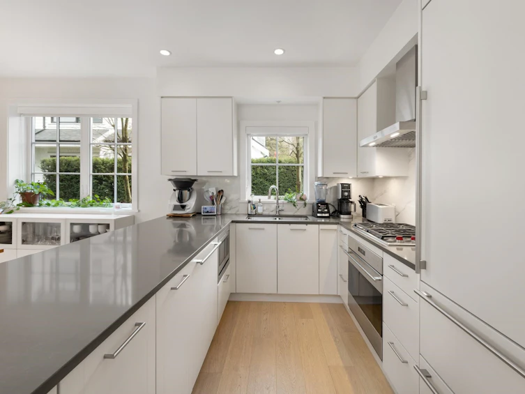 15-1133 Ridgewood Drive, North Vancouver, BC, V7R 0A5 - 6