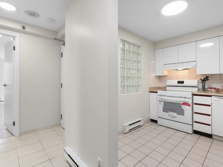 301-1771 Nelson Street, Vancouver, BC, V6G 1M6 - 3