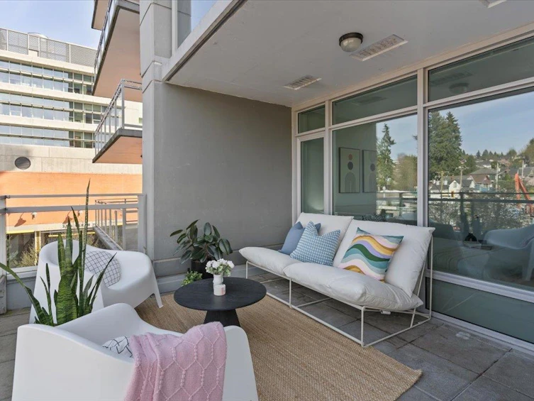 302-200 Nelson's Crescent, New Westminster, BC, V3L 0H4 - 3
