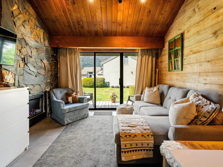 D2-6900 Crabapple Drive, Whistler, BC, V8E 0C5 - 17