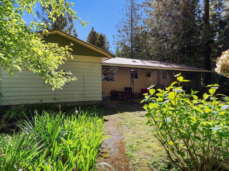 1233 Kosikar Road, Columbia Valley, BC, V2R 4X7 - 24