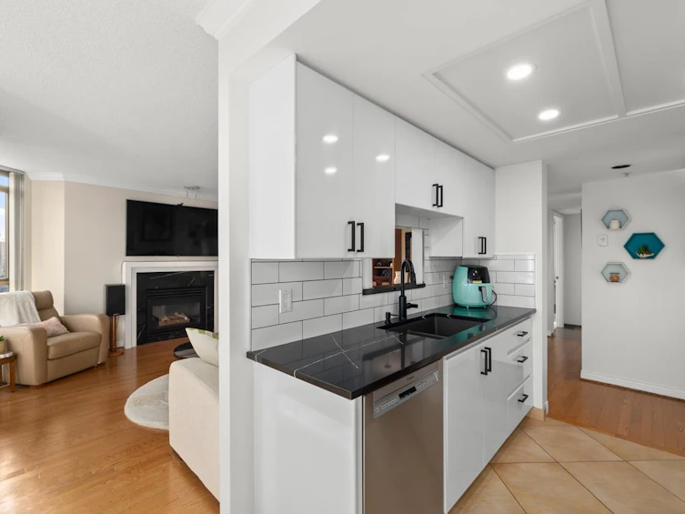2301-867 Hamilton Street, Vancouver, BC, V6B 6B7 - 16