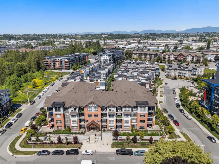304-19945 Brydon Crescent, Langley, BC, V3A 0P4 - 3