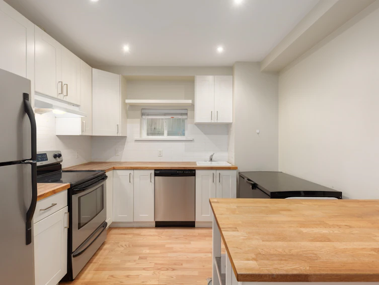 908 W 21st Avenue, Vancouver, BC, V5Z 1Z1 - 22