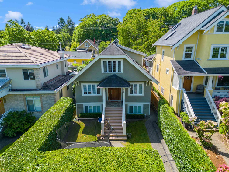 908 W 21st Avenue, Vancouver, BC, V5Z 1Z1 - 2