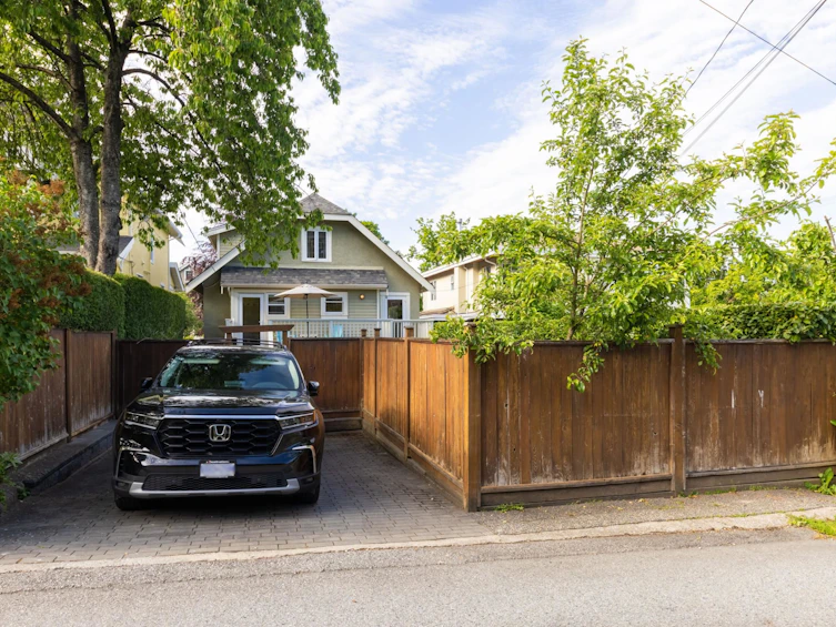 908 W 21st Avenue, Vancouver, BC, V5Z 1Z1 - 32