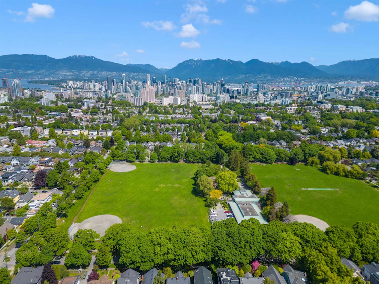 908 W 21st Avenue, Vancouver, BC, V5Z 1Z1 - 37