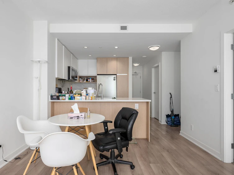 503-8940 University Crescent, Burnaby, BC, V5A 4Y8 - 8