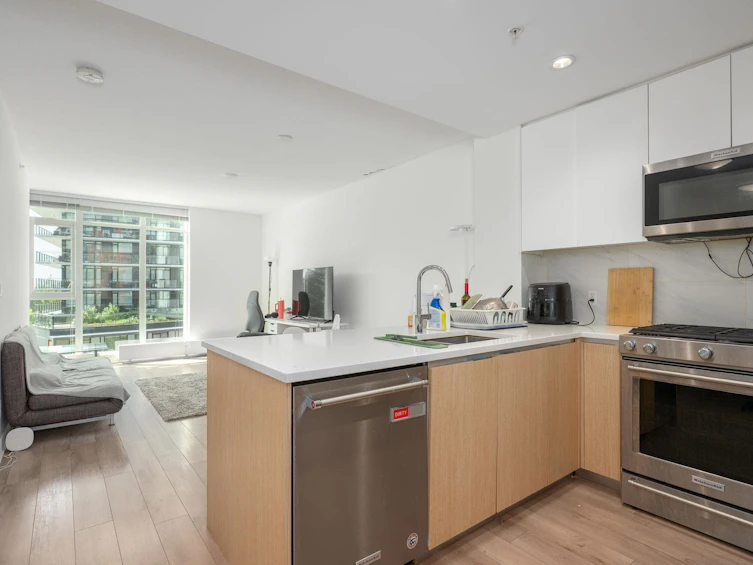 503-8940 University Crescent, Burnaby, BC, V5A 4Y8 - 11