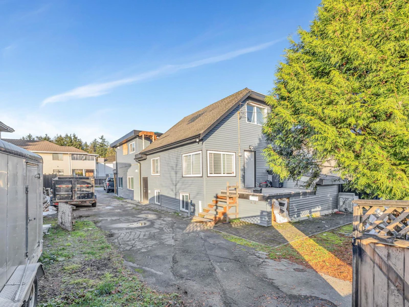 13065 96th Avenue, Surrey BC V3V 1Y2