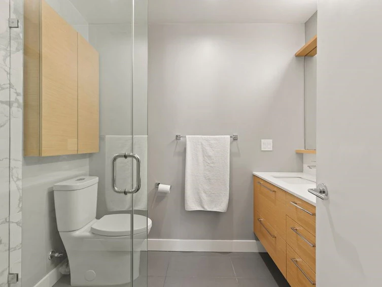 303-1327 Draycott Road, North Vancouver, BC, V7J 1W1 - 30