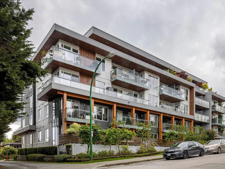 303-1327 Draycott Road, North Vancouver, BC, V7J 1W1